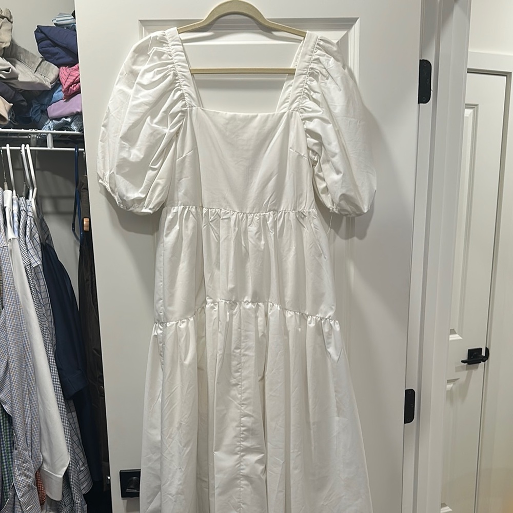 Entro Elegant White Puff Sleeve Dress